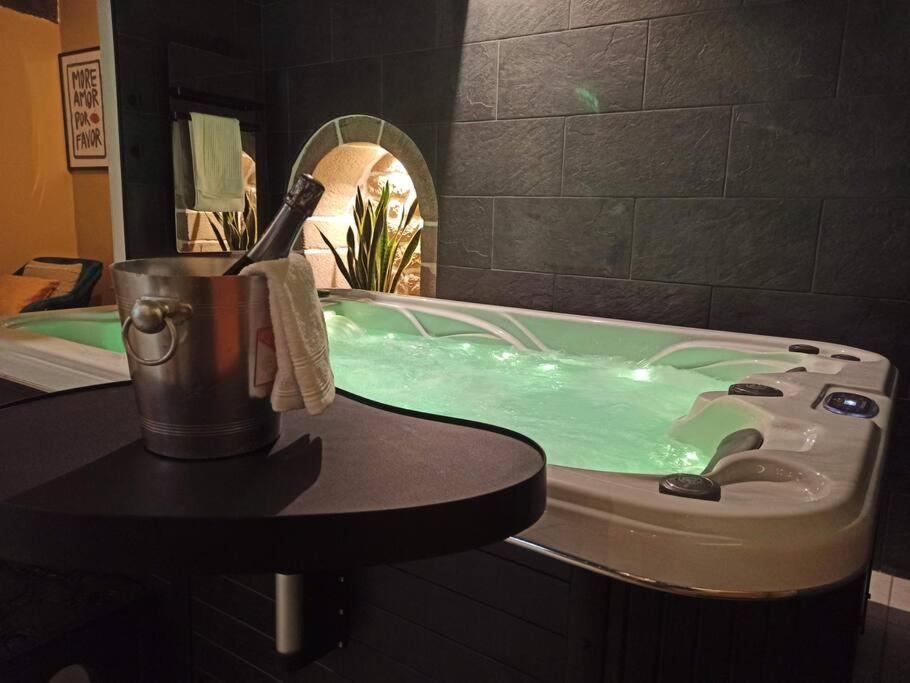 L'Etreinte, Gite De Charme Avec Jacuzzi Interieur Et Sauna Guéméné-sur-Scorff Extérieur photo